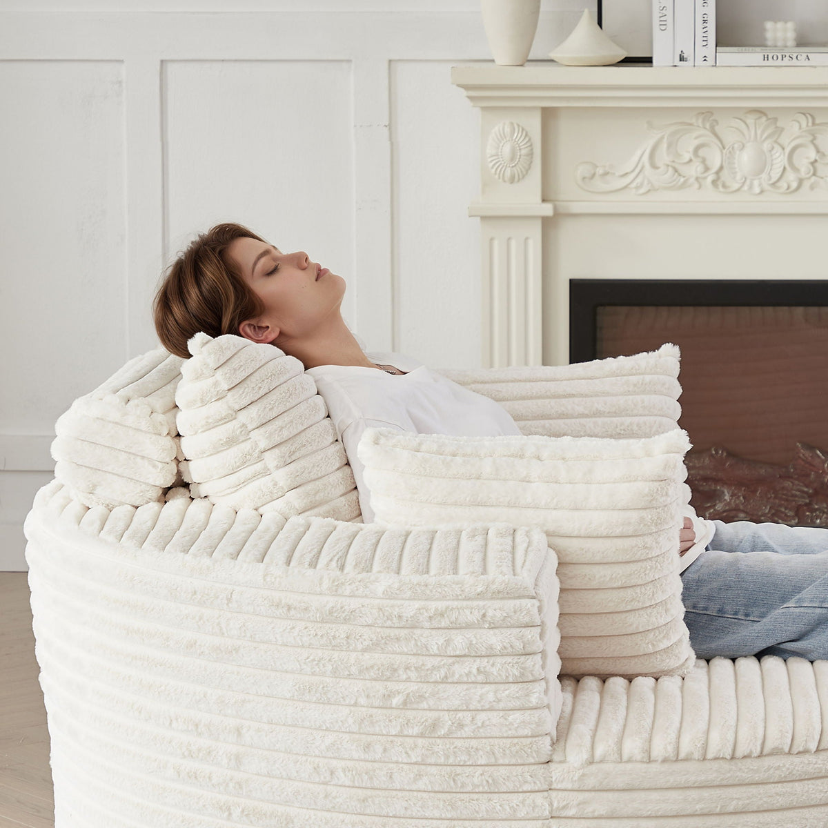 The SPRINT-R10 Sleeper Lounge Studio Swivel Chair