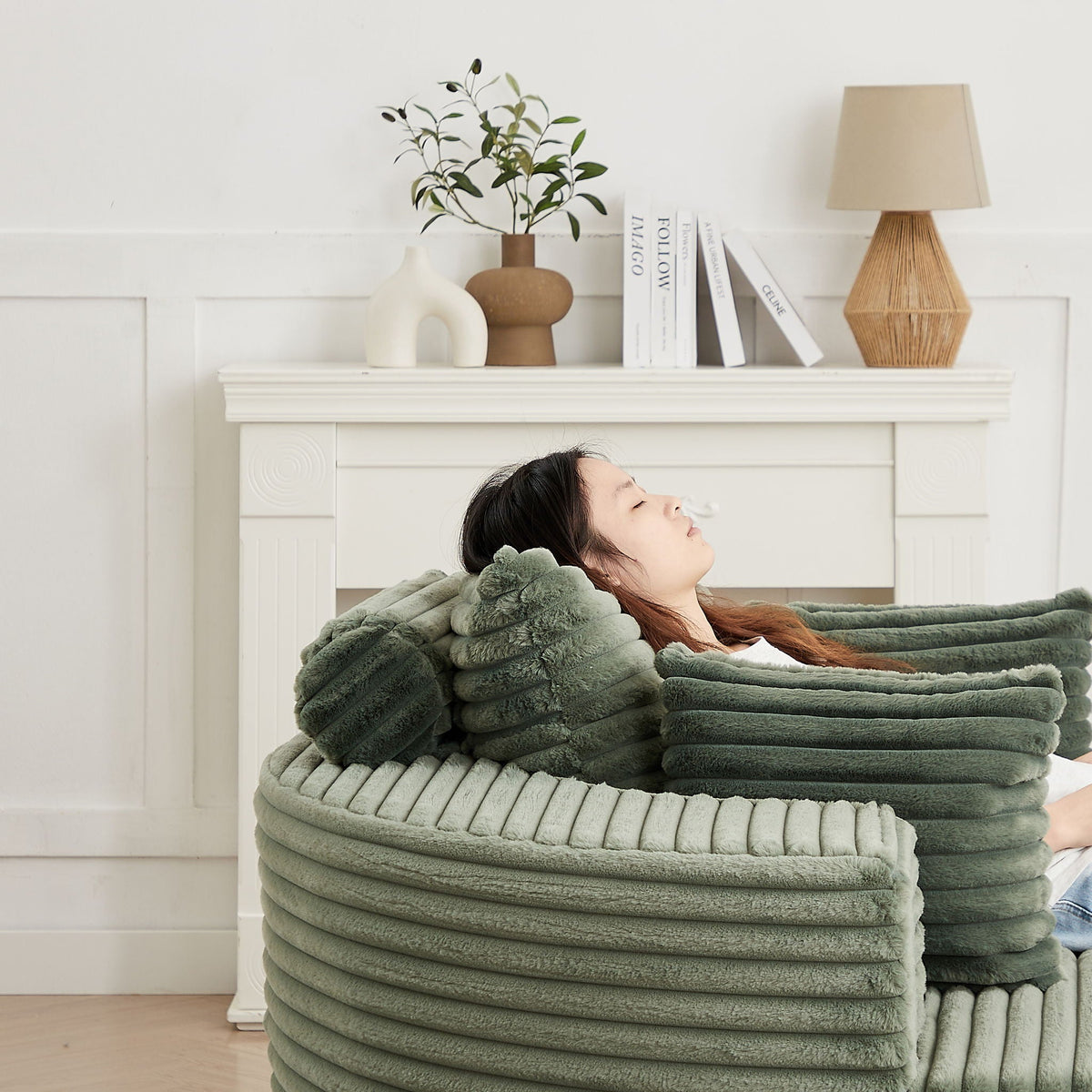 The SPRINT-R10 Sleeper Lounge Studio Swivel Chair